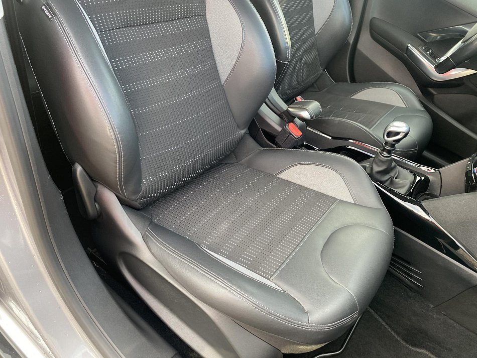 Peugeot 2008 1.2 PT 
