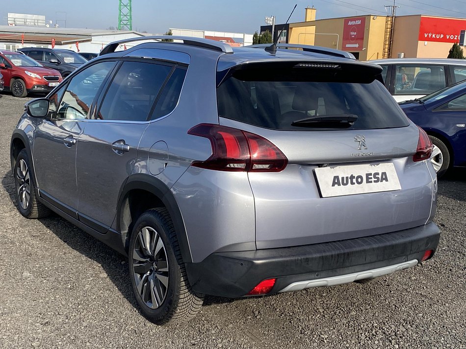 Peugeot 2008 1.2 PT 