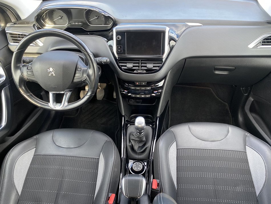 Peugeot 2008 1.2 PT 
