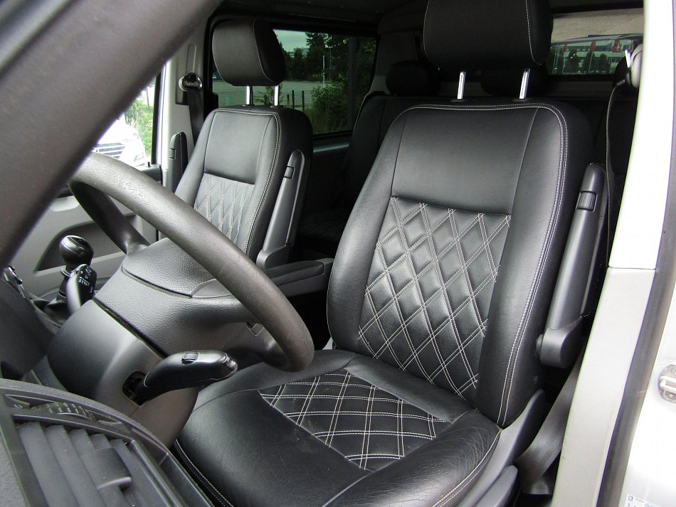 Volkswagen Transporter 2.0TDi  L2 5míst
