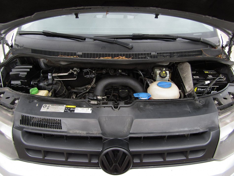 Volkswagen Transporter 2.0TDi  L2 5míst