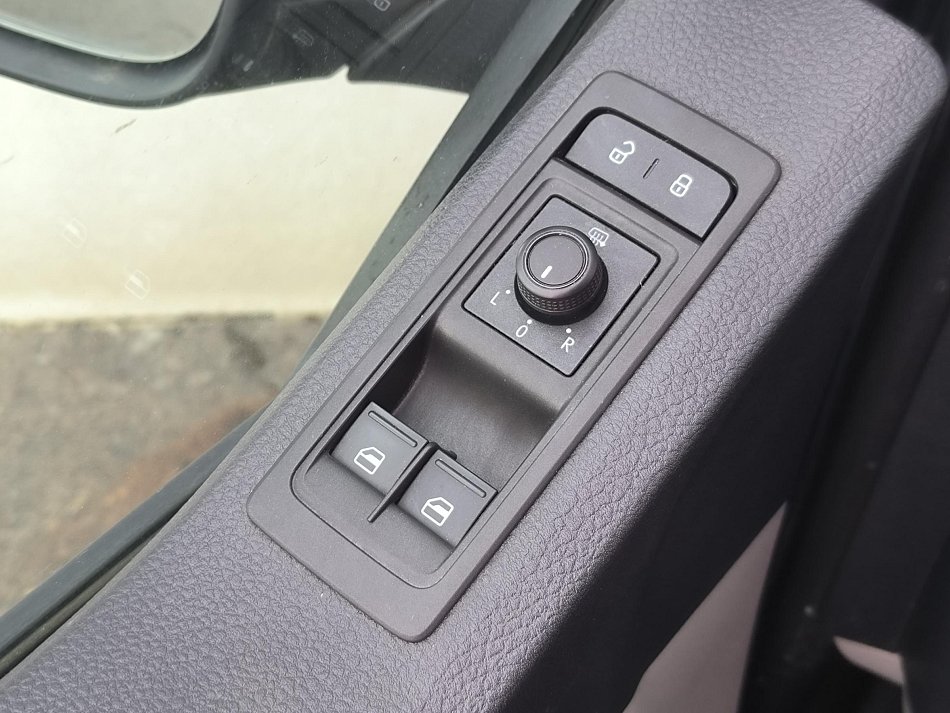 Volkswagen Transporter 2.0TDi  T6 9míst