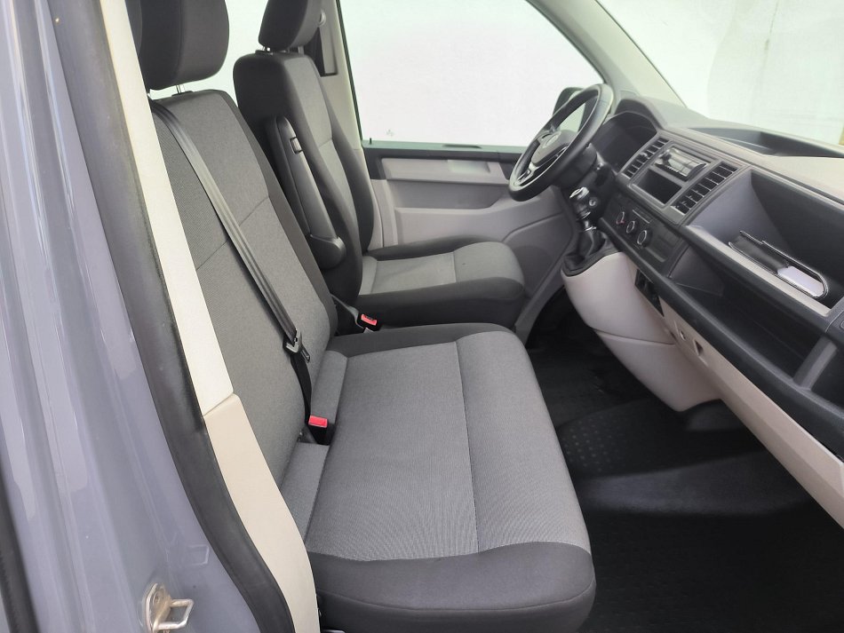 Volkswagen Transporter 2.0TDi  T6 9míst