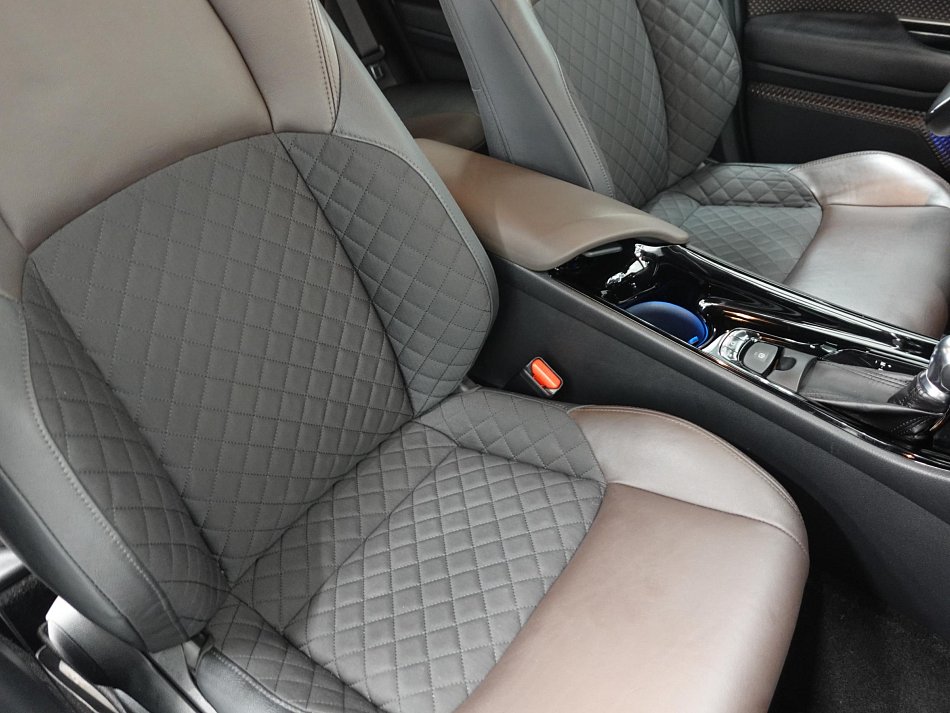 Toyota C-HR 1.2 T Executive 4x4