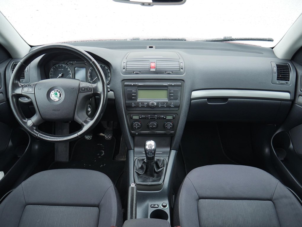 Škoda Octavia II 1.6FSi Elegance