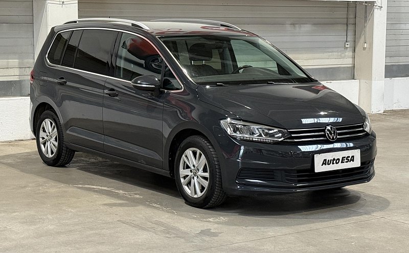 Volkswagen Touran 1.5 TSI 