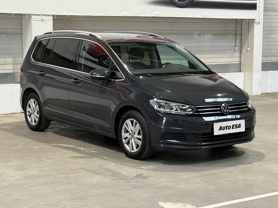 Volkswagen Touran 1.5 TSI 