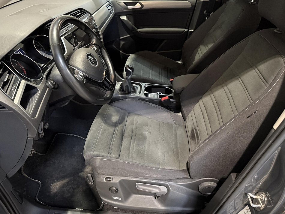 Volkswagen Touran 1.5 TSI 