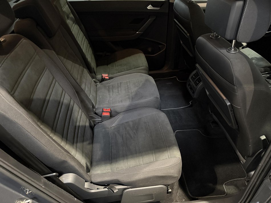 Volkswagen Touran 1.5 TSI 