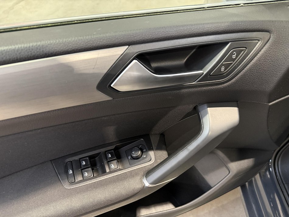 Volkswagen Touran 1.5 TSI 