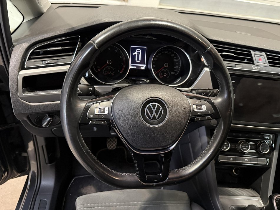Volkswagen Touran 1.5 TSI 