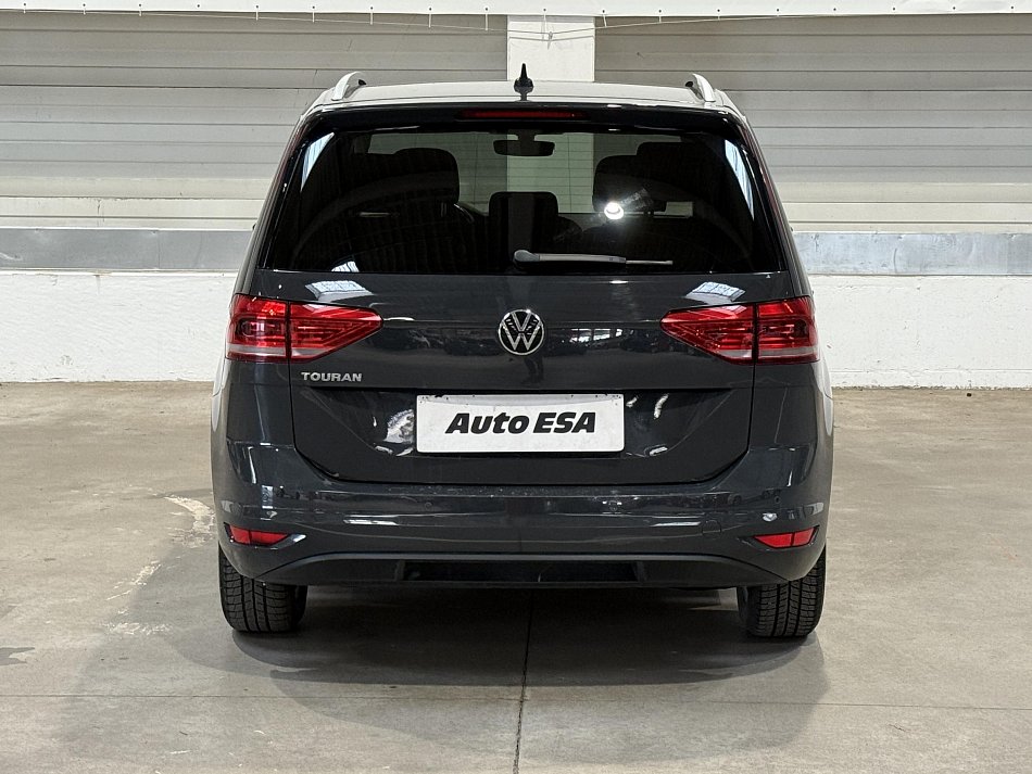 Volkswagen Touran 1.5 TSI 