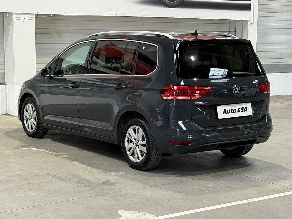 Volkswagen Touran 1.5 TSI 