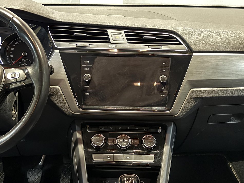 Volkswagen Touran 1.5 TSI 