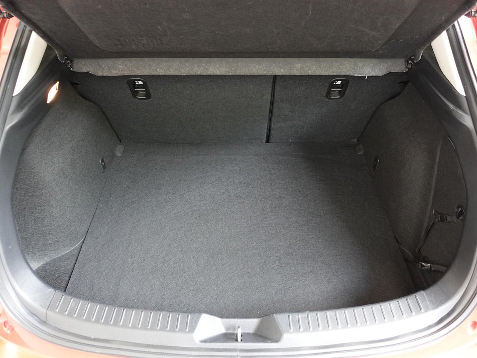 Mazda 3 2.0i Sport