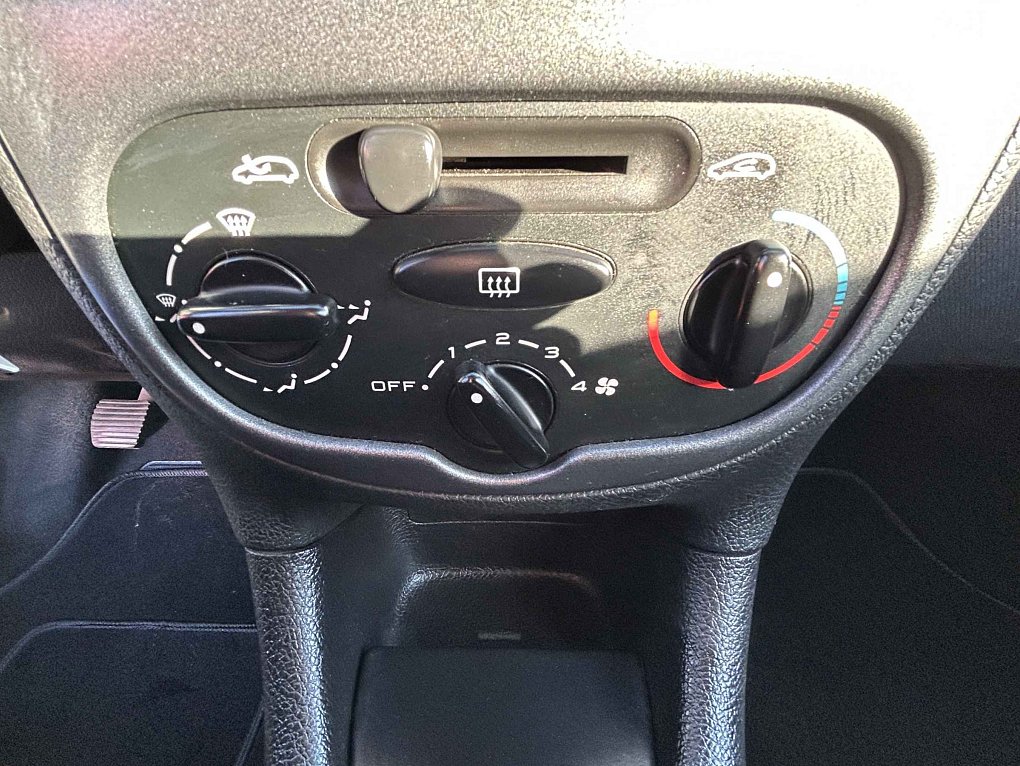 Peugeot 206 1.1i 