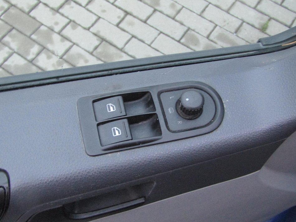 Volkswagen Transporter 2.0TDi  L2 8míst