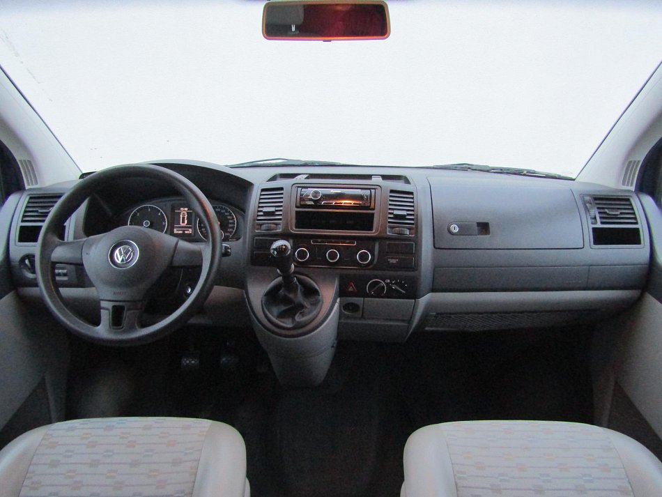 Volkswagen Transporter 2.0TDi  L2 8míst