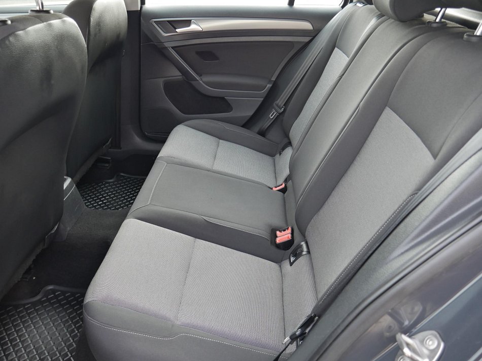 Volkswagen Golf 1.2TSI 