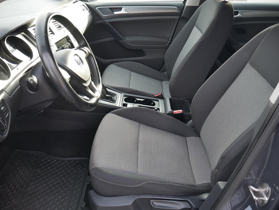 Volkswagen Golf 1.2TSI 