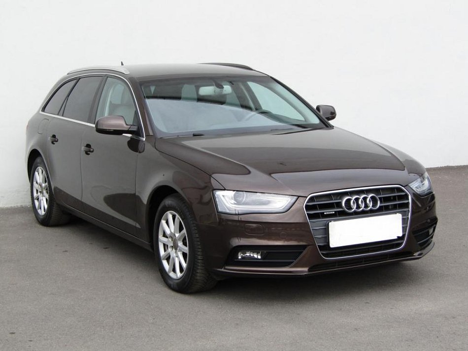 Audi A4 2.0 TDi S-line Avent