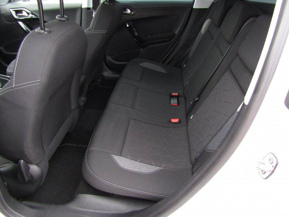 Peugeot 2008 1.2PT Active