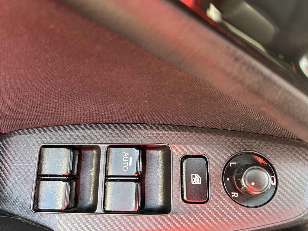Mazda 3 2.0i 