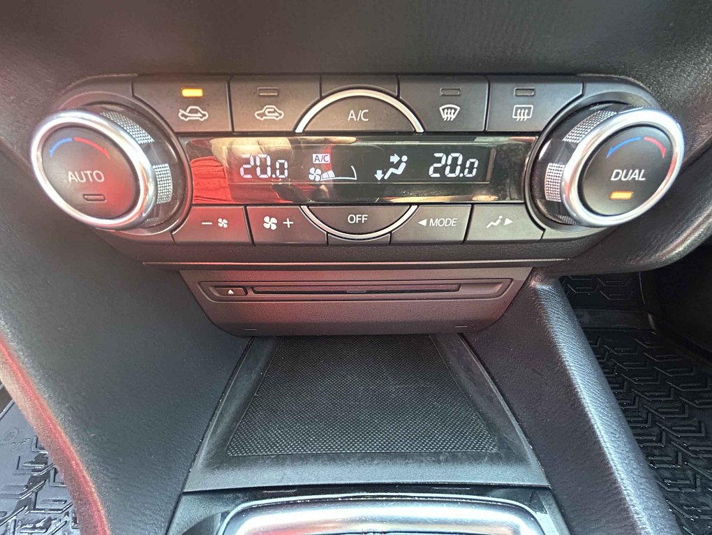 Mazda 3 2.0i 