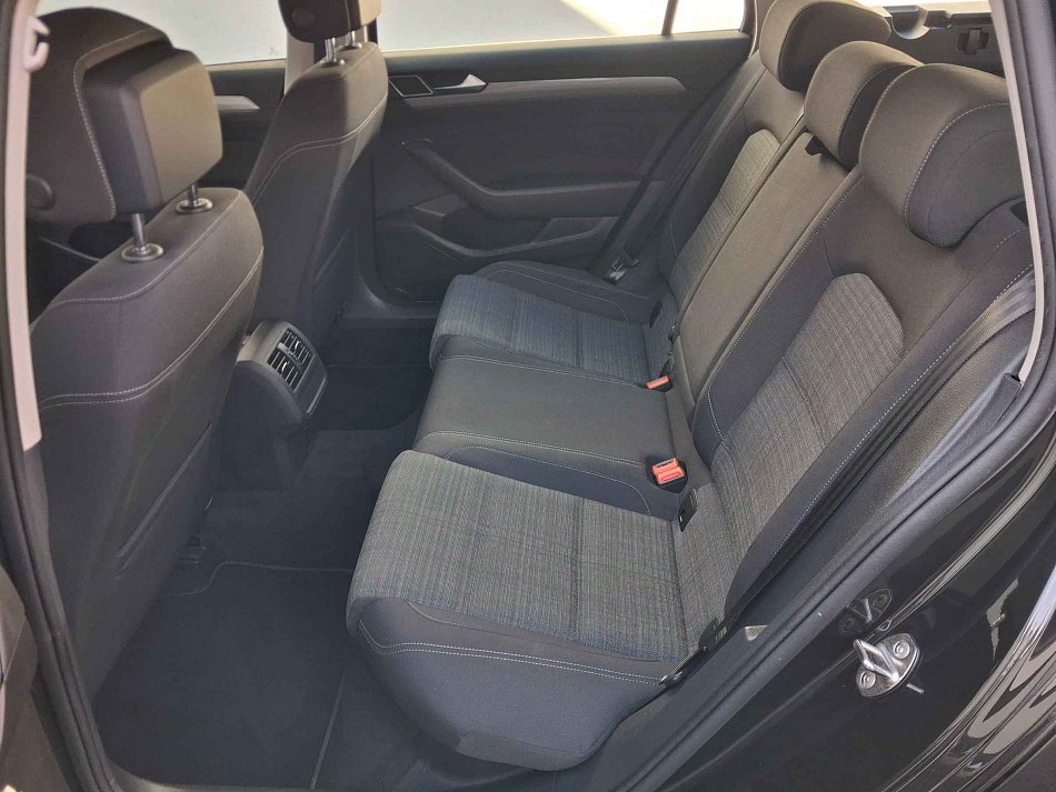 Volkswagen Passat 1.5 TSi Business