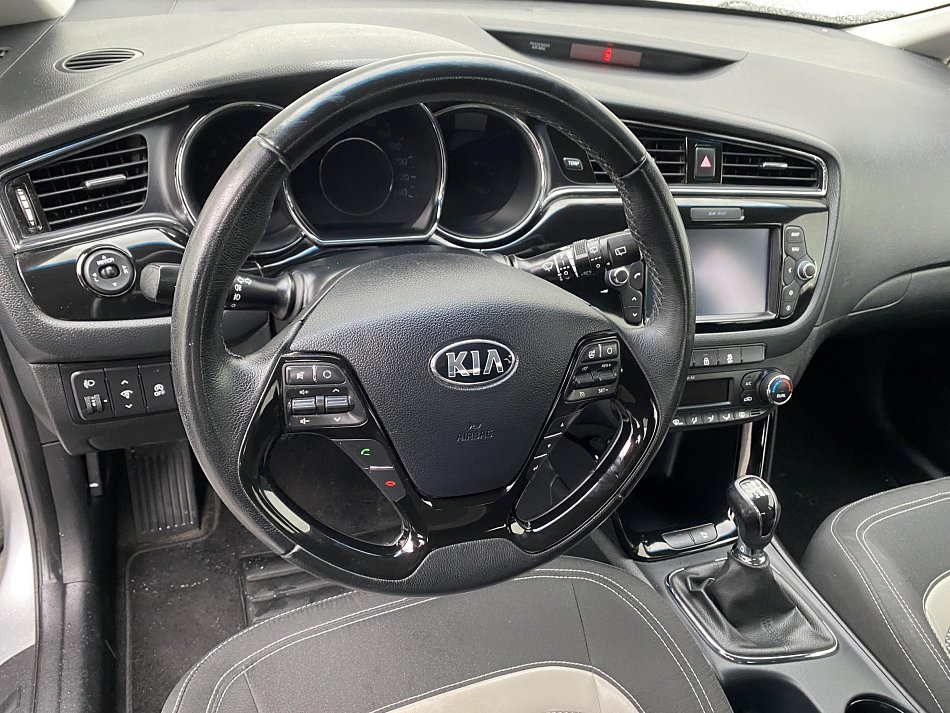 Kia Ceed 1.6 CRDi Exclusive