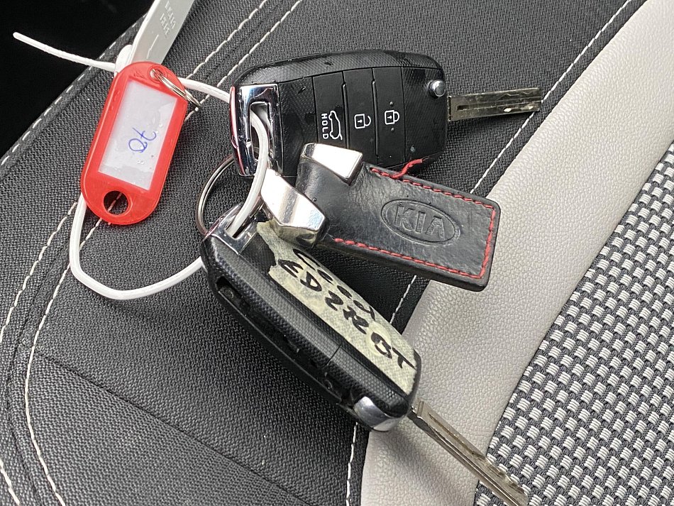 Kia Ceed 1.6 CRDi Exclusive