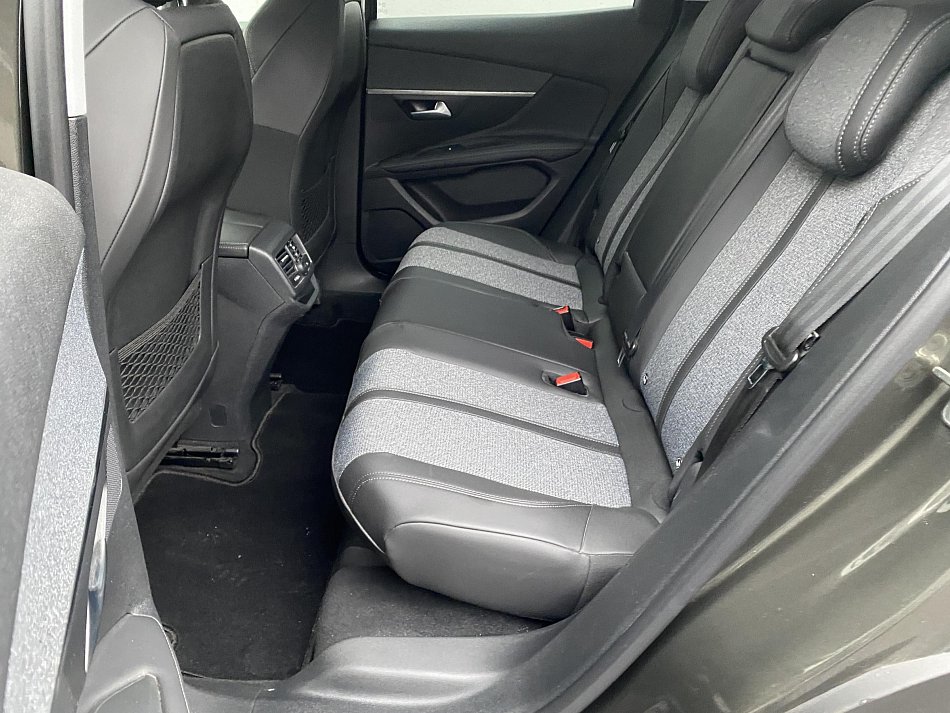 Peugeot 3008 1.2PT Allure