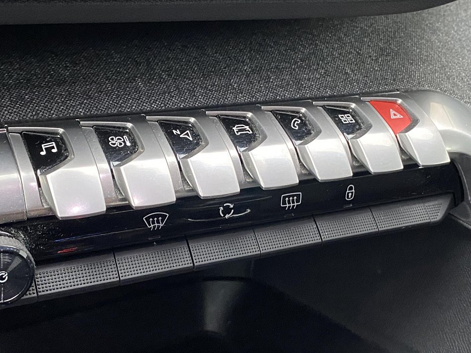 Peugeot 3008 1.2PT Allure