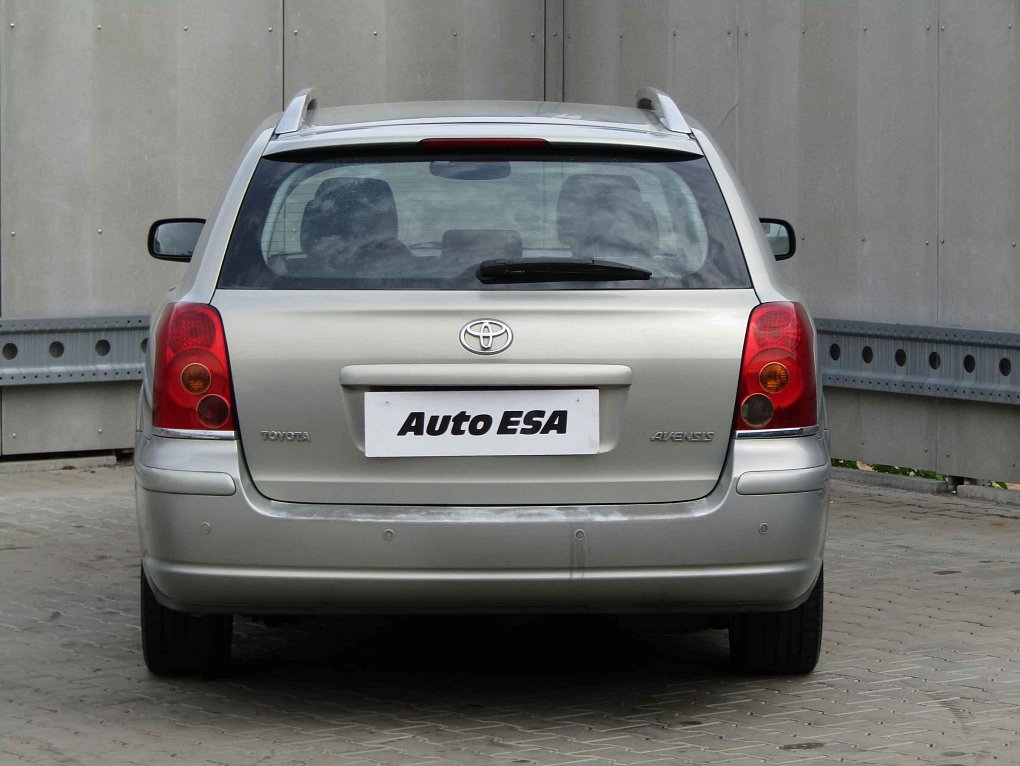 Toyota Avensis 2.0 i 