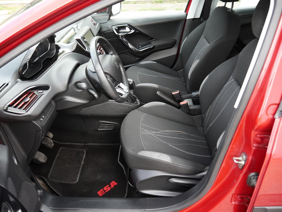 Peugeot 208 1.4 HDi 