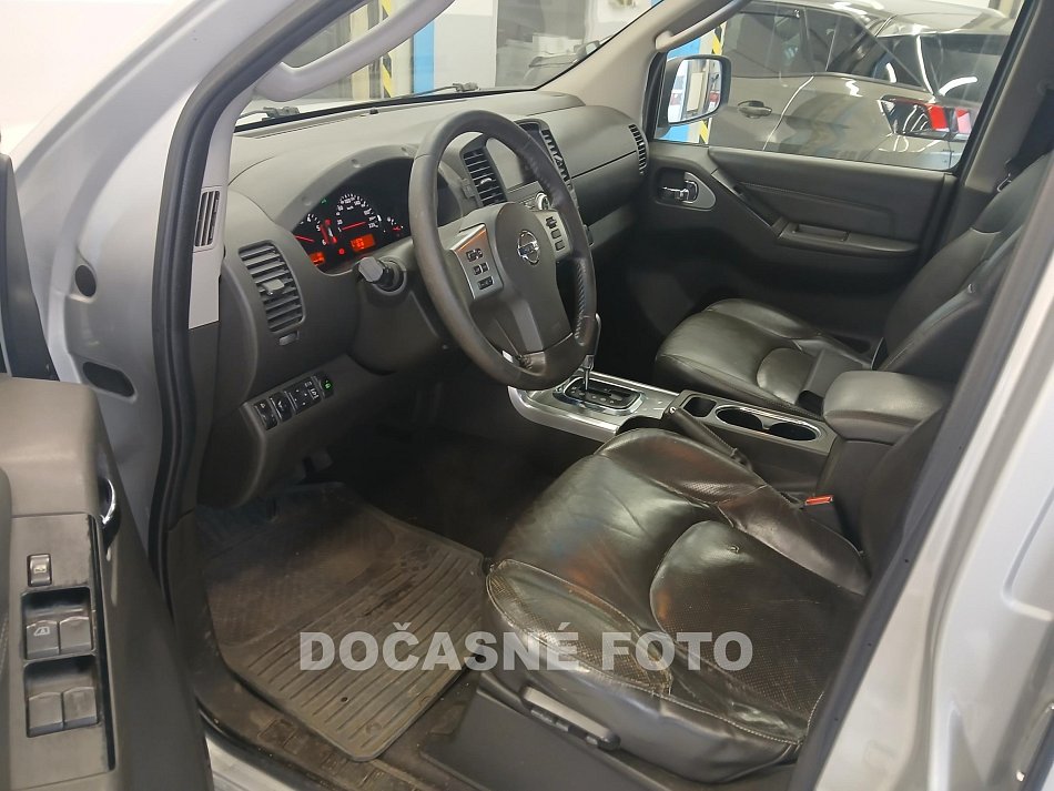 Nissan Navara 3.0 D 
