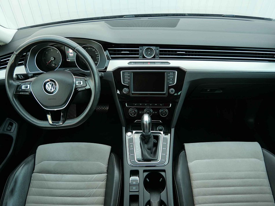 Volkswagen Passat 2.0 TDi Highline