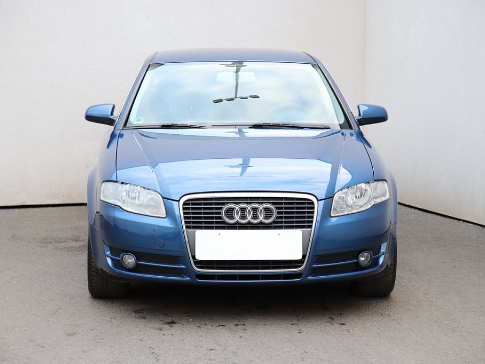 Audi A4 3.2 FSI S-line