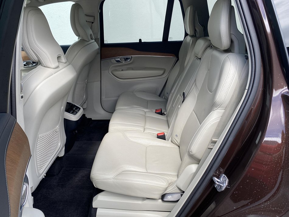 Volvo XC90 2.0 