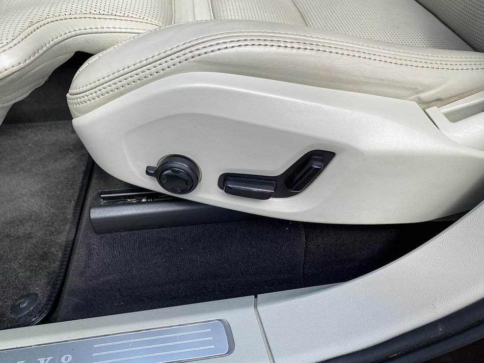 Volvo XC90 2.0 