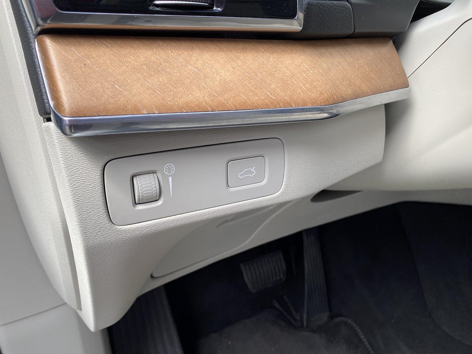 Volvo XC90 2.0 