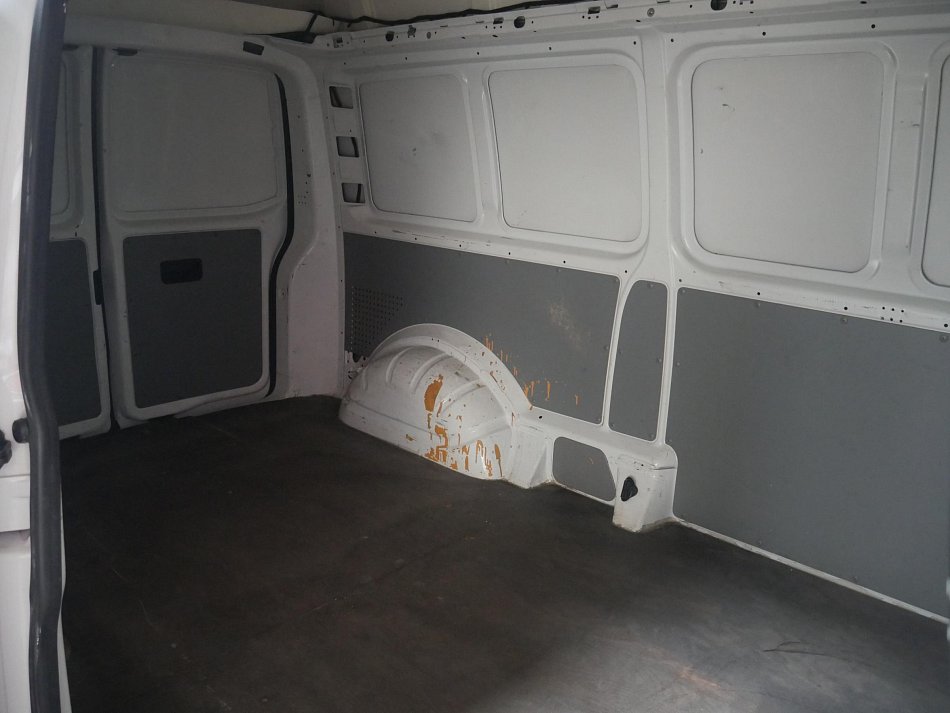 Volkswagen Transporter 2.0TDi  L2H2