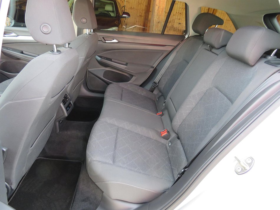 Volkswagen Golf 1.0 TSI 