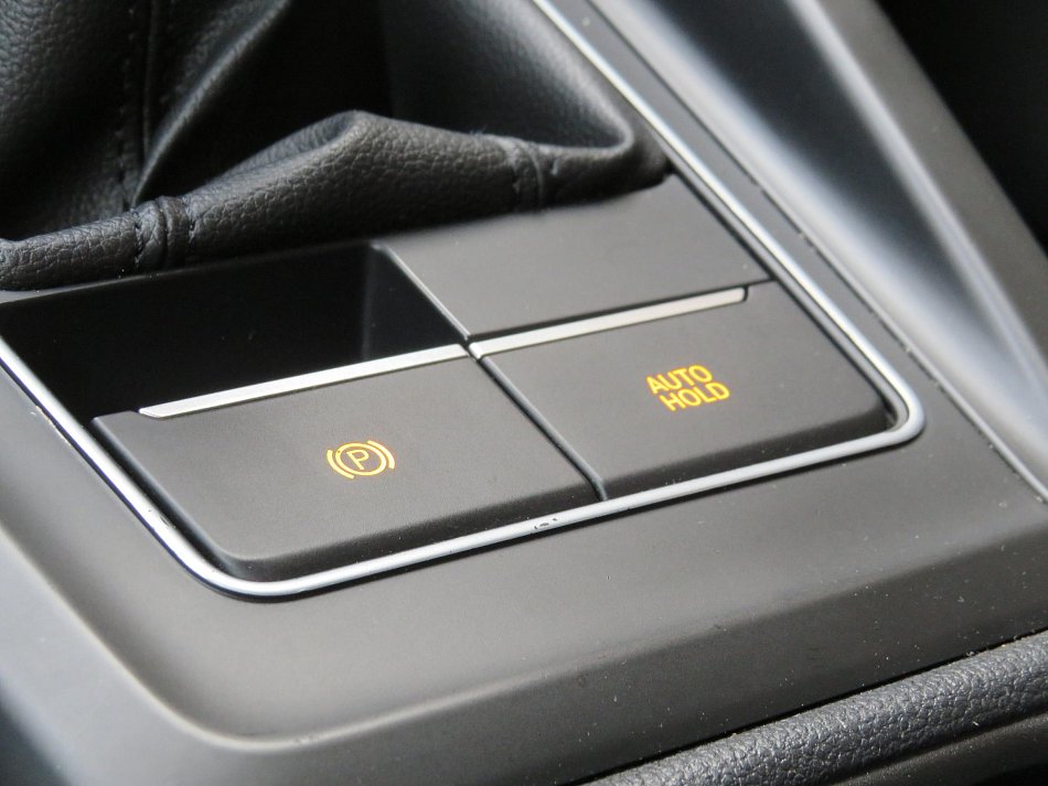 Volkswagen Golf 1.0 TSI 