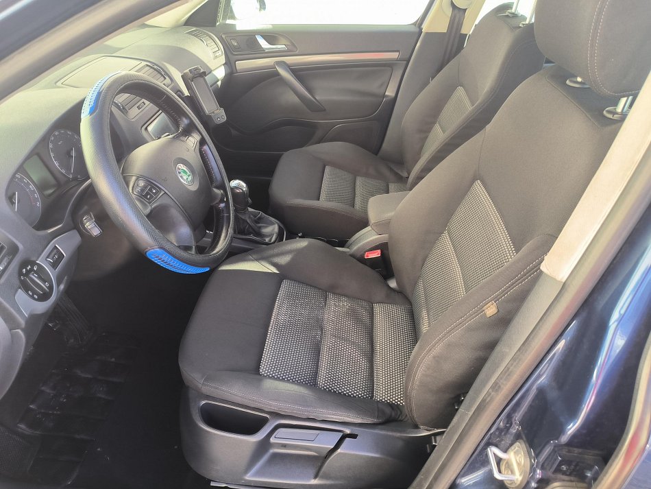 Škoda Octavia II 1.6 FSI  Sport