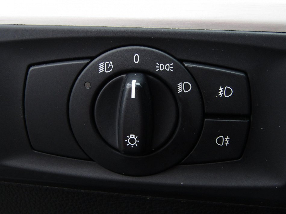 BMW Řada 3 320 i  320 i