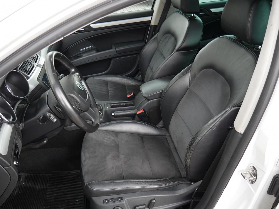 Škoda Superb II 3.6 V6 Elegance 4x4