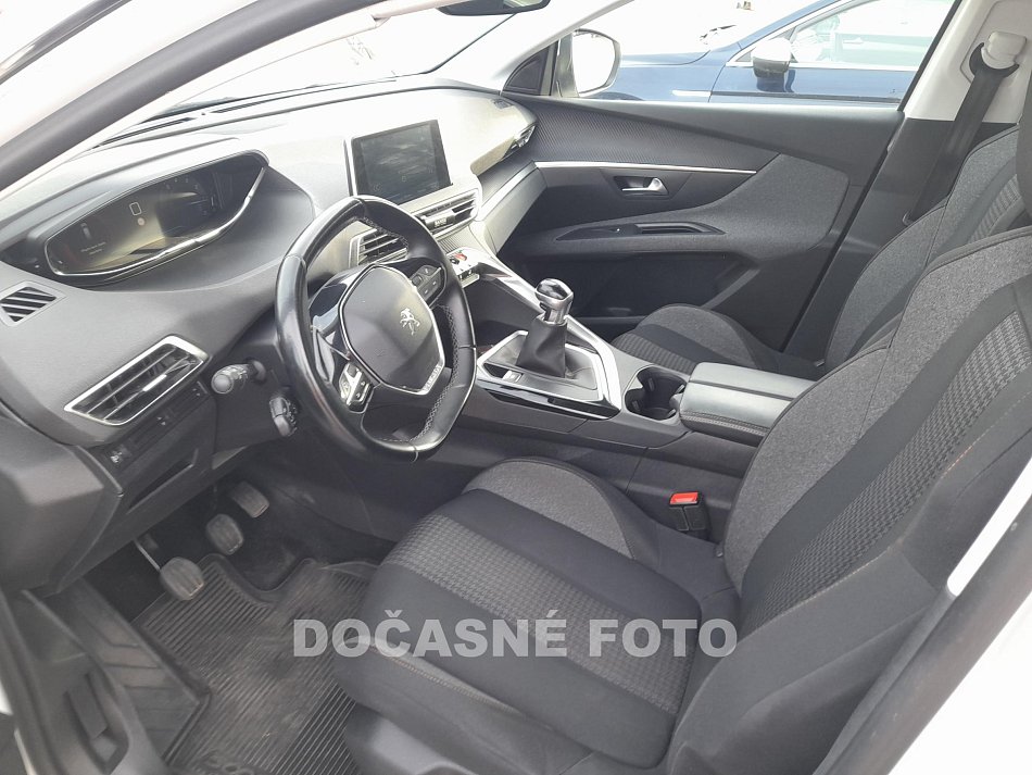 Peugeot 5008 1.2PT 