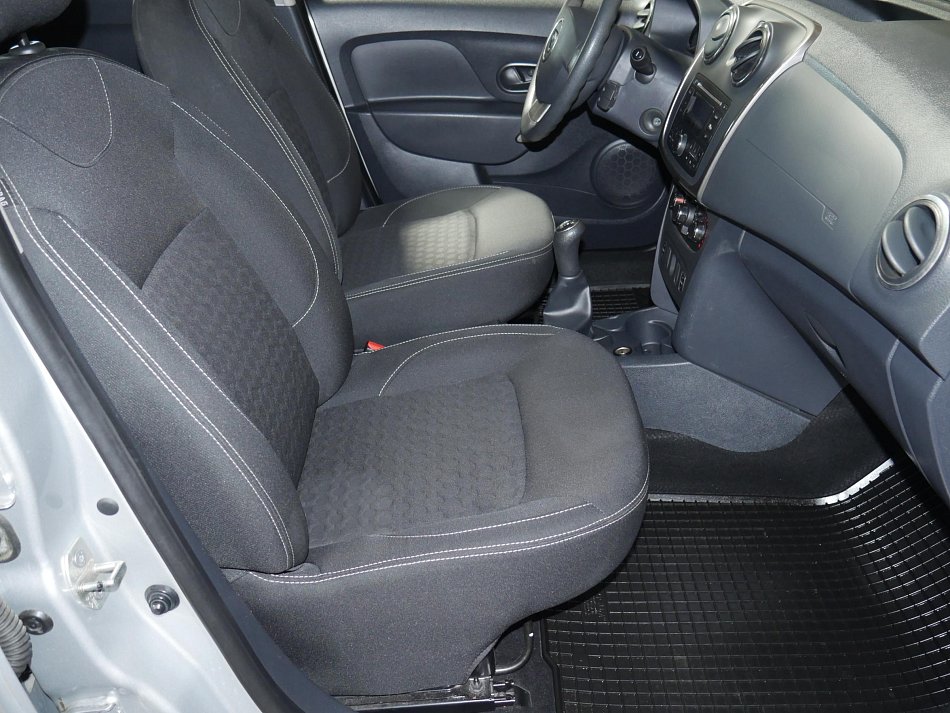 Dacia Sandero 1.2i 