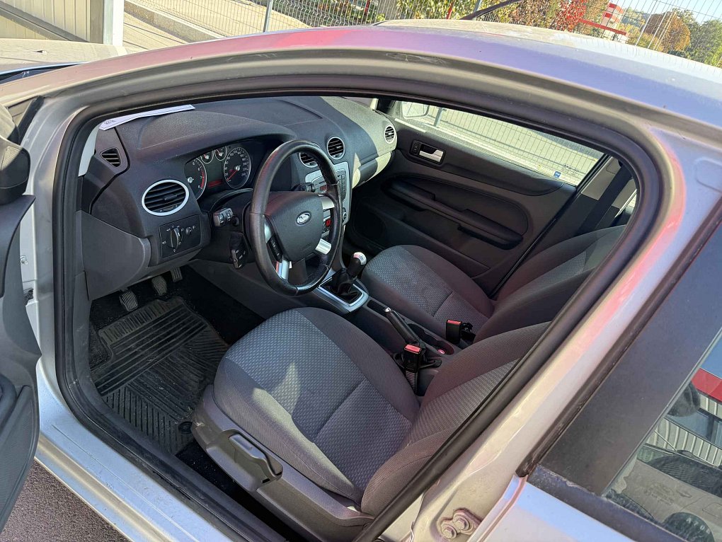 Ford Focus 1.6i 